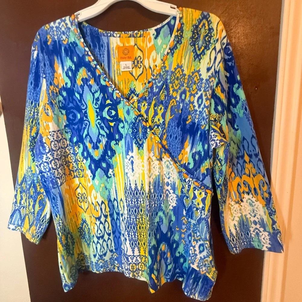 Ruby Rd. Blue and Yellow V neck bead embellished  Graphic Blouse 3/4 Sleeve Sz L - Picture 4 of 9